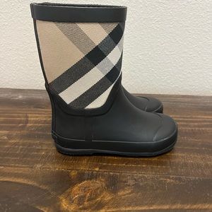 Black rain boots  Burberry